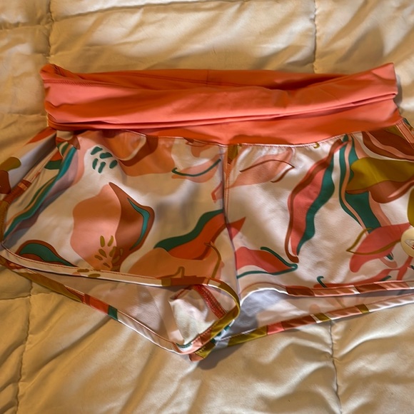 New without tags Roxy xs womens shorts - Picture 2 of 4